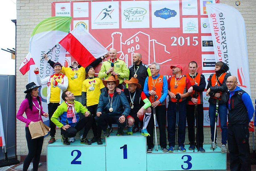 Pudło z męskimi sztafetami NW - Lgota Murowana 2015