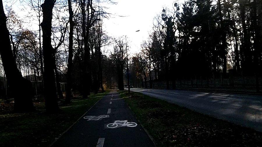Asfaltowy odcinek rowerówki :)