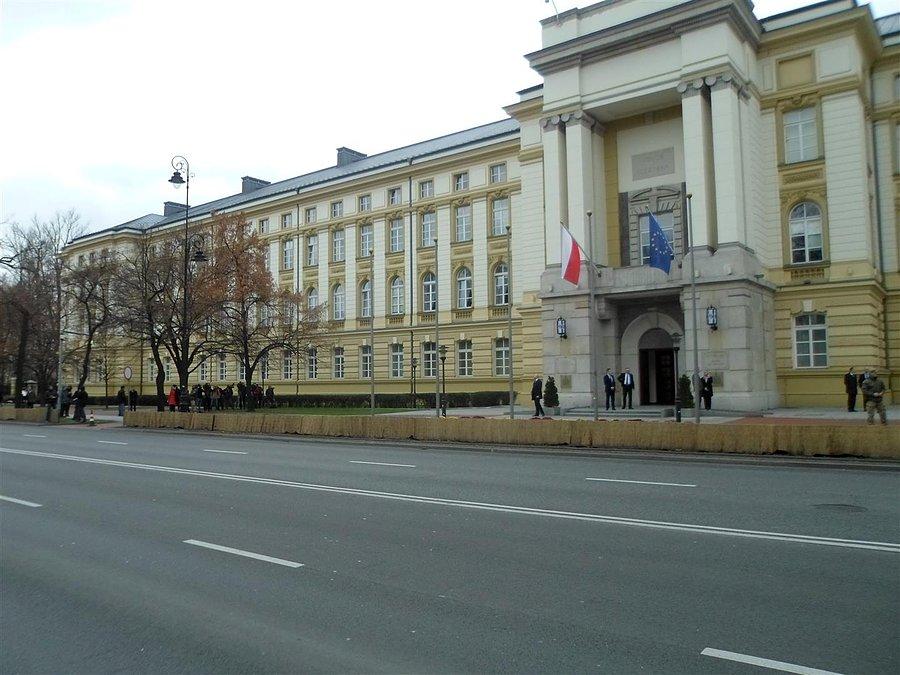 Dziennikarze i kamerzyści w gotowości