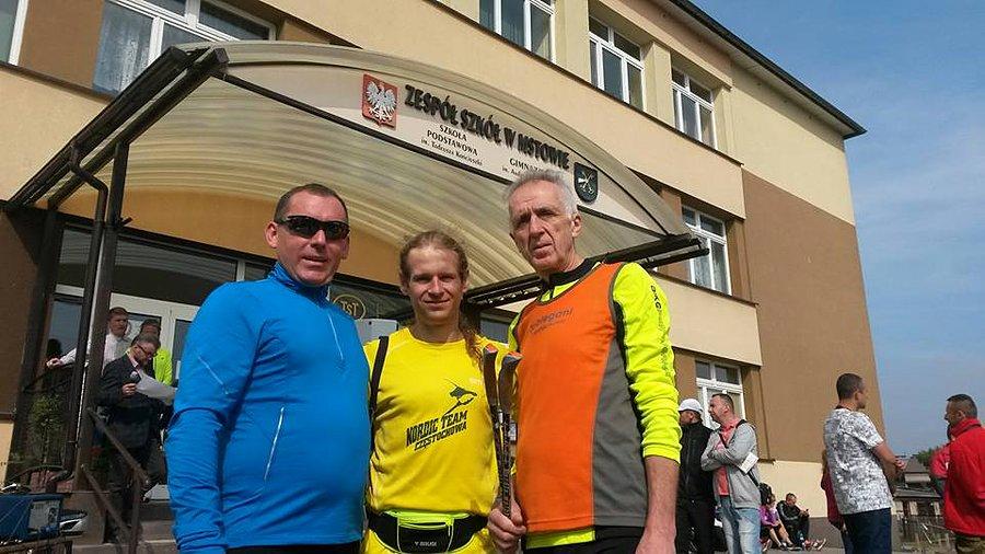 Z Darkiem i Danielem na 5 etapie Jurajskiego Pucharu w Nordic Walking w Mstowie