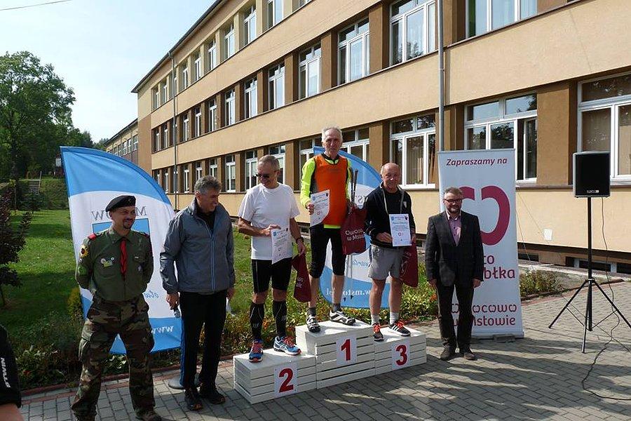 Mstów, 5 etap V Jurajskiego Pucharu w NW - dekoracja kat. M60+