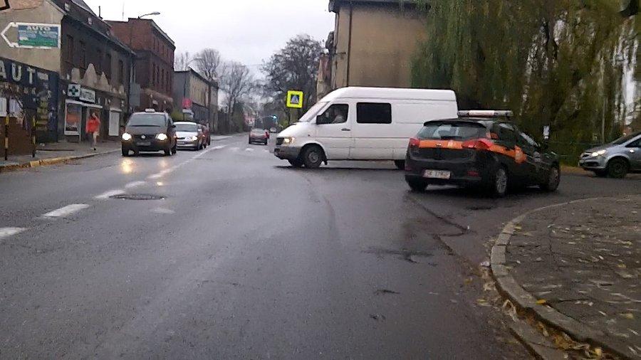 Ale biały miś.... wyjeżdża