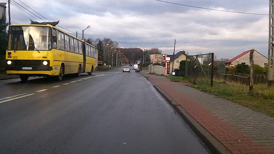 Autobus w przeciwną stronę... Wydawało mi się, że Ikarusy miały być wycofane do końca zeszłego roku
