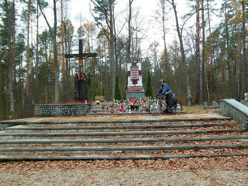 Groby masowe- Szpęgawsk