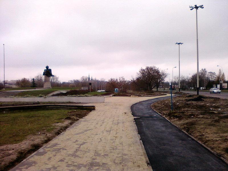 DDR wzdłuż Rzgowskiej przy Centrum Zdrowia Matki Polki