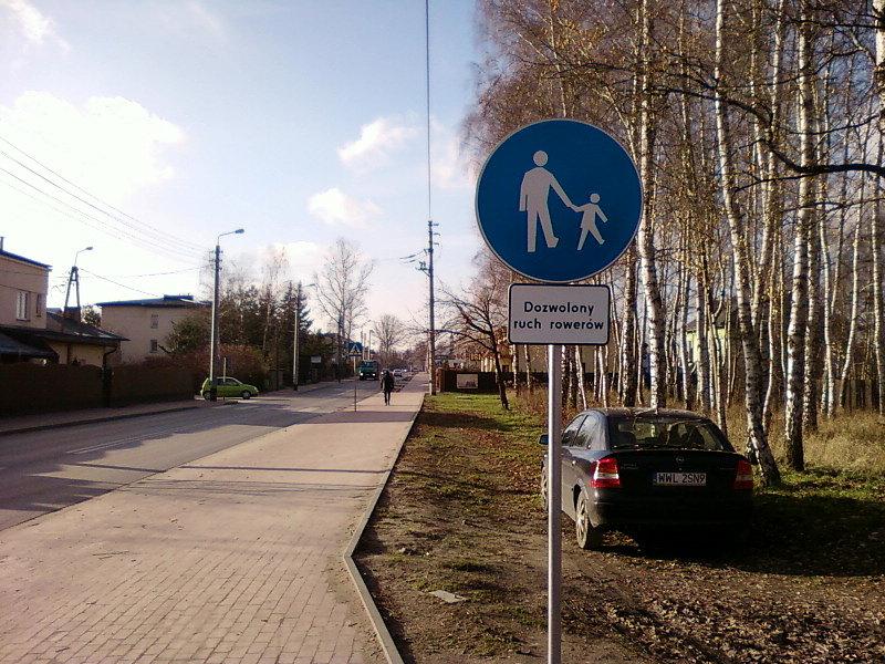 Chodnik z dopuszczonym ruchem rowerowym
