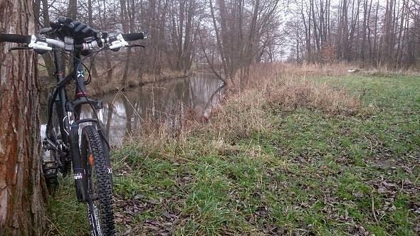 Rower nad Bystrzycą
