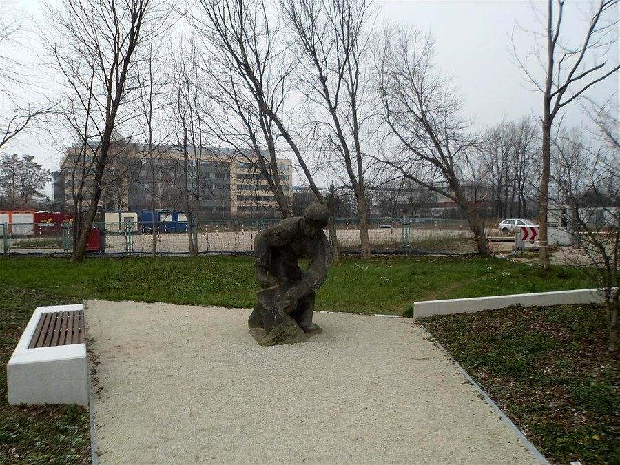 Pomocnik murarza