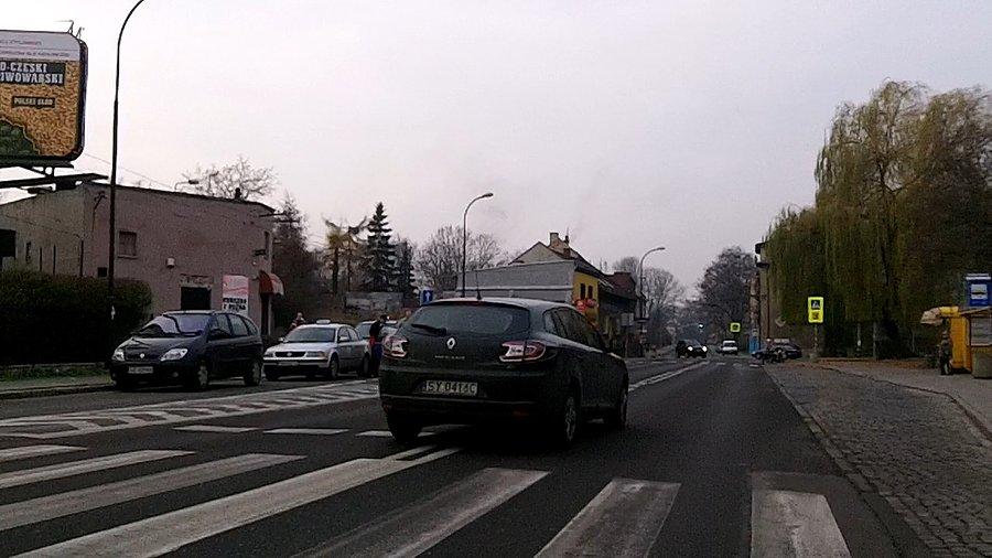Kolejny niepełnosprytny... znowu przekroczona podwójna ciągła