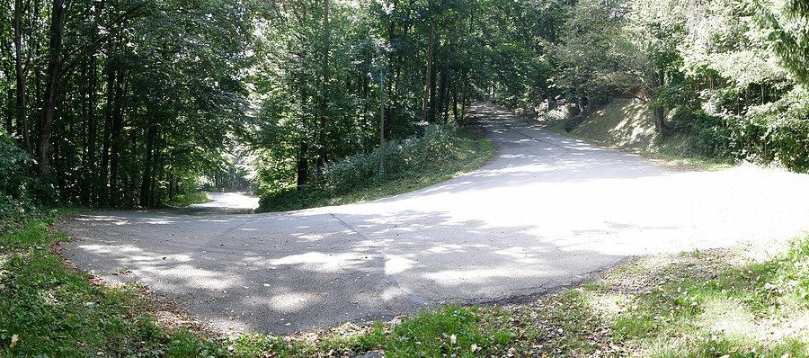 Inna serpentyna na podjeździe
