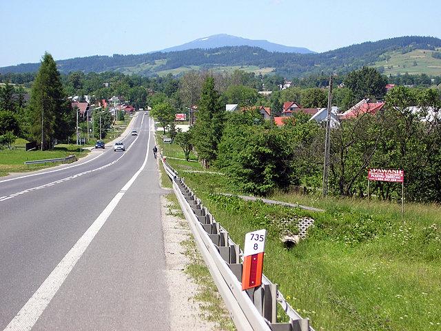 DK7 - w oddali Babia Góra, chyba jest nawet jakiś płat śniegu