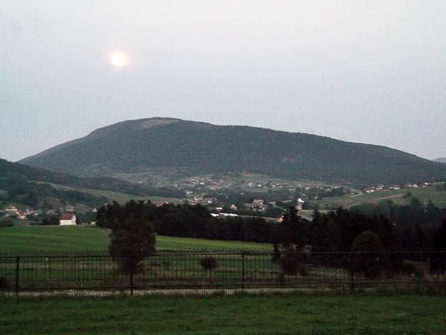 Księżyc nad Ćwilinem