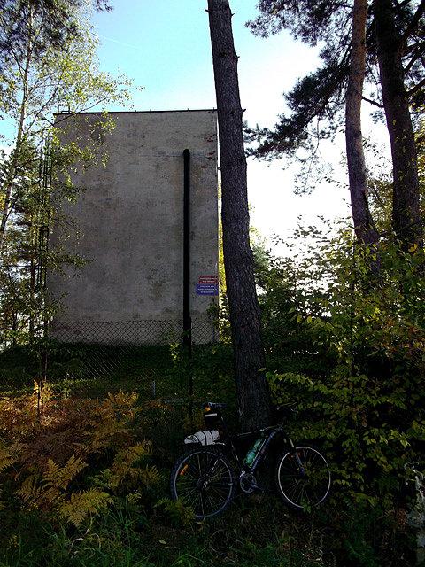 Tuleja (390) - budynek na szczycie