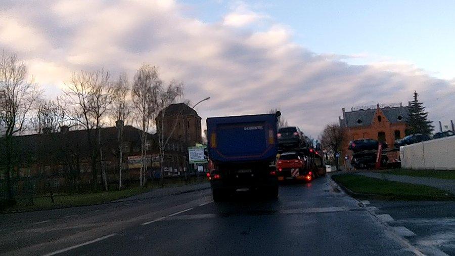 Nie ma jak zakorkować drogę