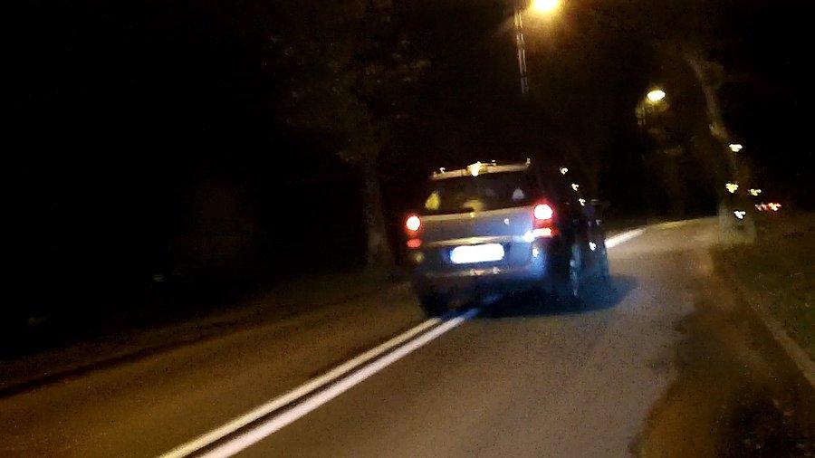 Wyprzedzanie na podwójnej ciągłej :) Dzisiaj to trzeci :)