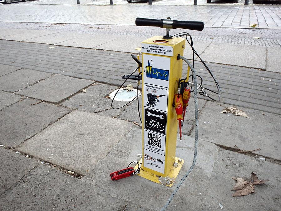 Opole. Stacja obsługi