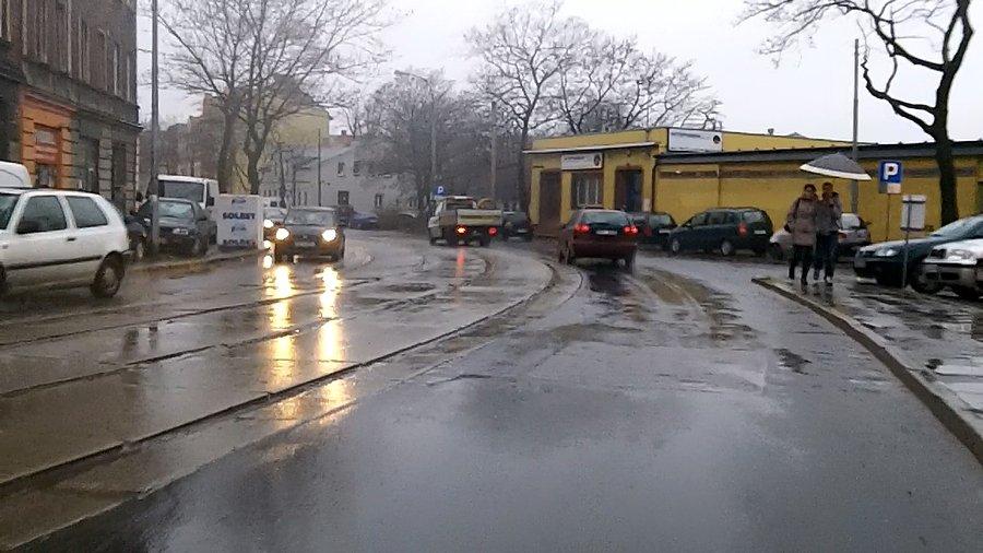 Ciągle pada