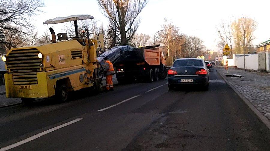 Mam warażenie że w ciągu tygodnia drugi raz robią ten kawałek drogi