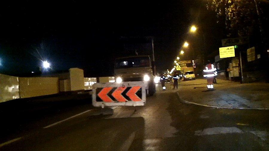 Myślałem, że już skończyli, a dalej kopią, tyle, że zmieniają strony, to już chyba 3-cia zmiana