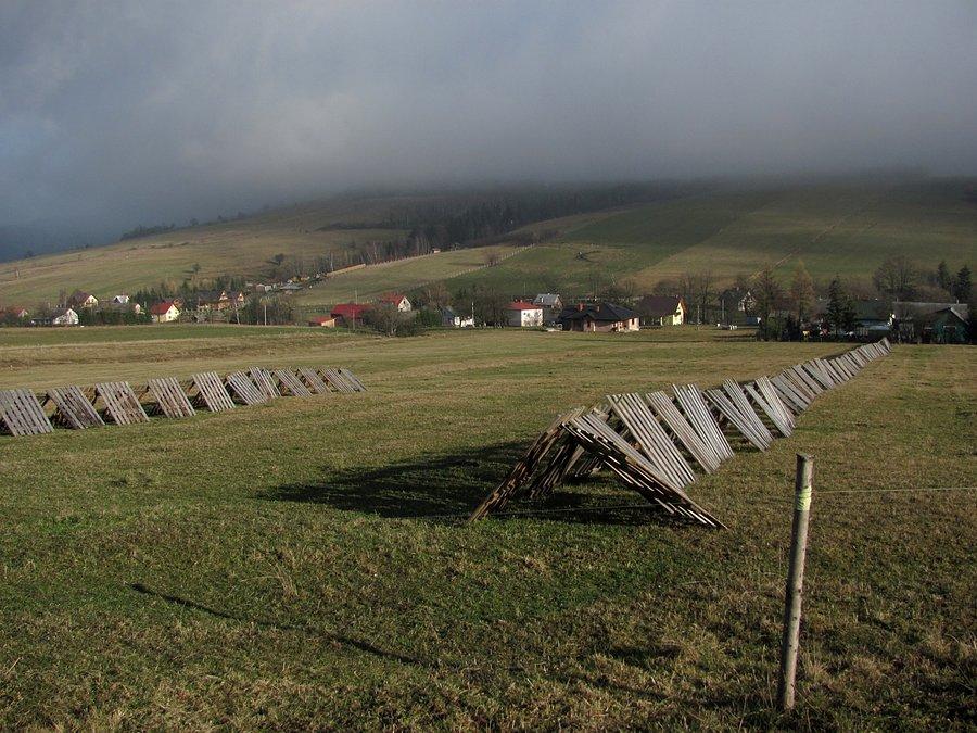 Płotki przeciwśniegowe już wystawione