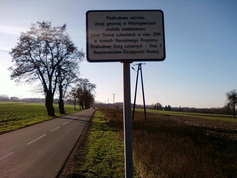 Wyremontowana droga Lutomiersk - Mikołajewice