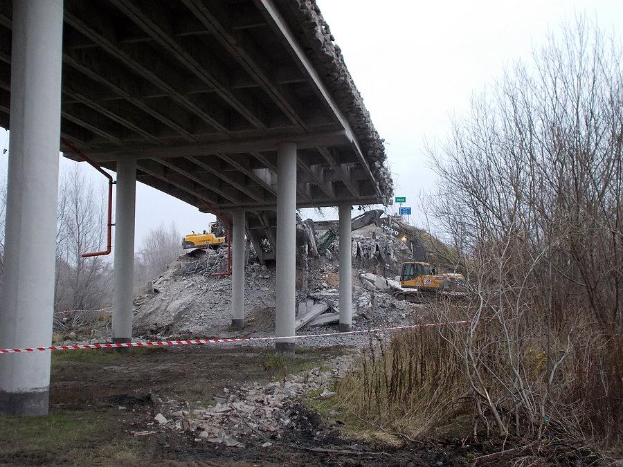 Rozbiórka wiaduktu na DK22