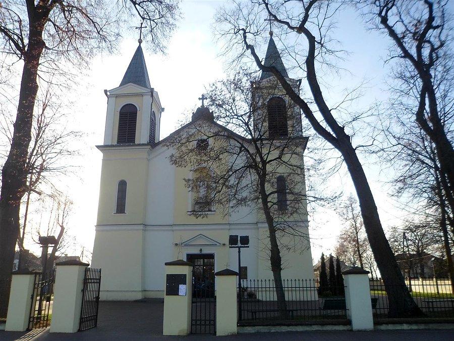 Kościół w Borzęcinie