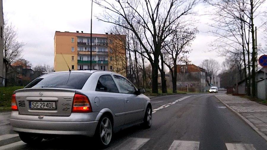 Dla upamiętnienia idioty wrzucam klatkę z numerem rejestracyjnym