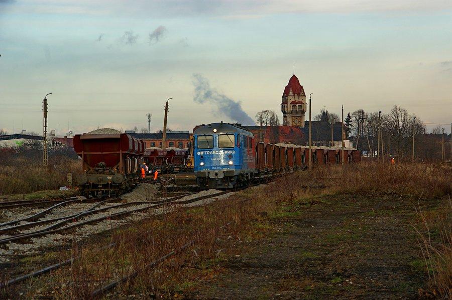 ST43-2415 spycha szutrówki pod nastawnię Kr1