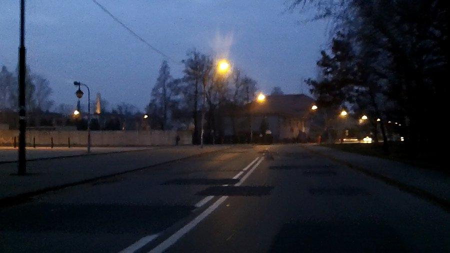 Jeszcze latarnie się palą