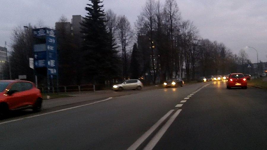 Sporo samochodów