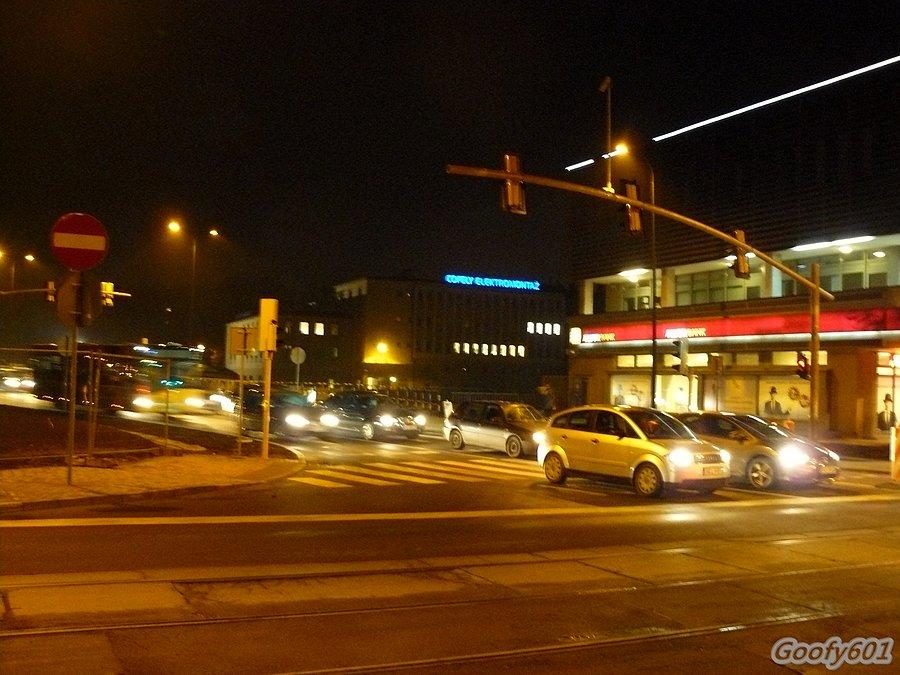Świeżo otwarta ul. Częstochwska. Wreszcie skrzyżowanie się krzyżuje :P