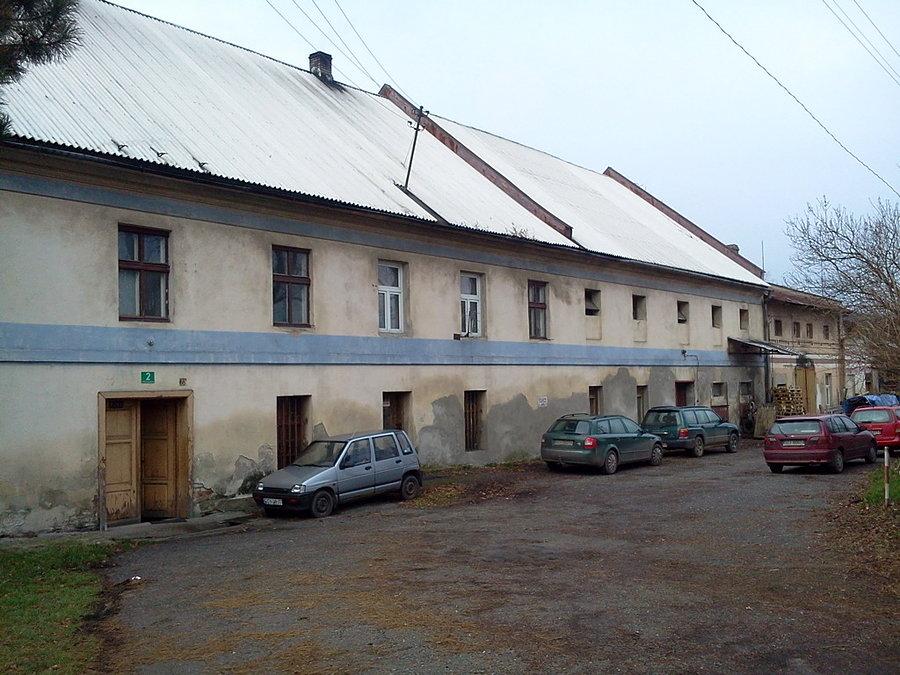 Zabudowania dworskie w Simoradzu