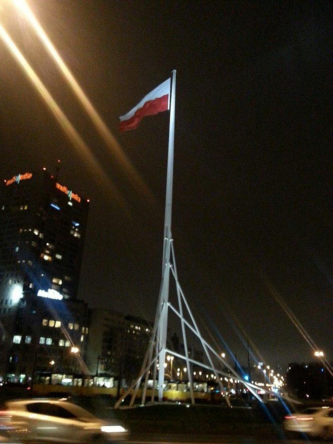 Maszt z flagą na Rondzie Zgrupowania "Radosław"