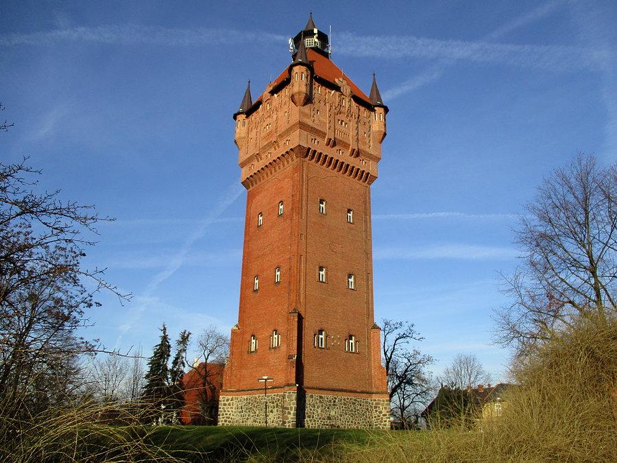 Ponadstuletnia wieża ciśnień w Śremie (z możliwością zwiedzenia)