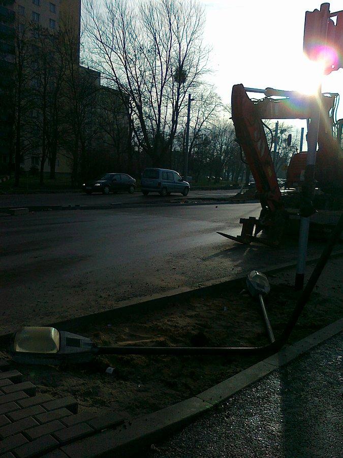 Latarnie jeszcze leżą
