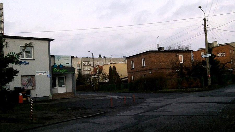 Chmury zasuwają po niebie