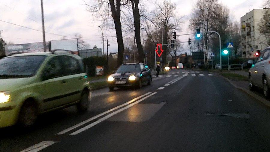 Jednak to jest dzień wariata, tyle, że pieszego