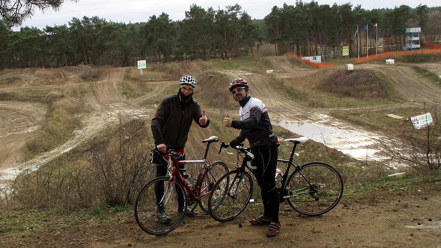My to mamy się OK. Tu przy torze motocrossowym (XC też tu było) w Obornikach