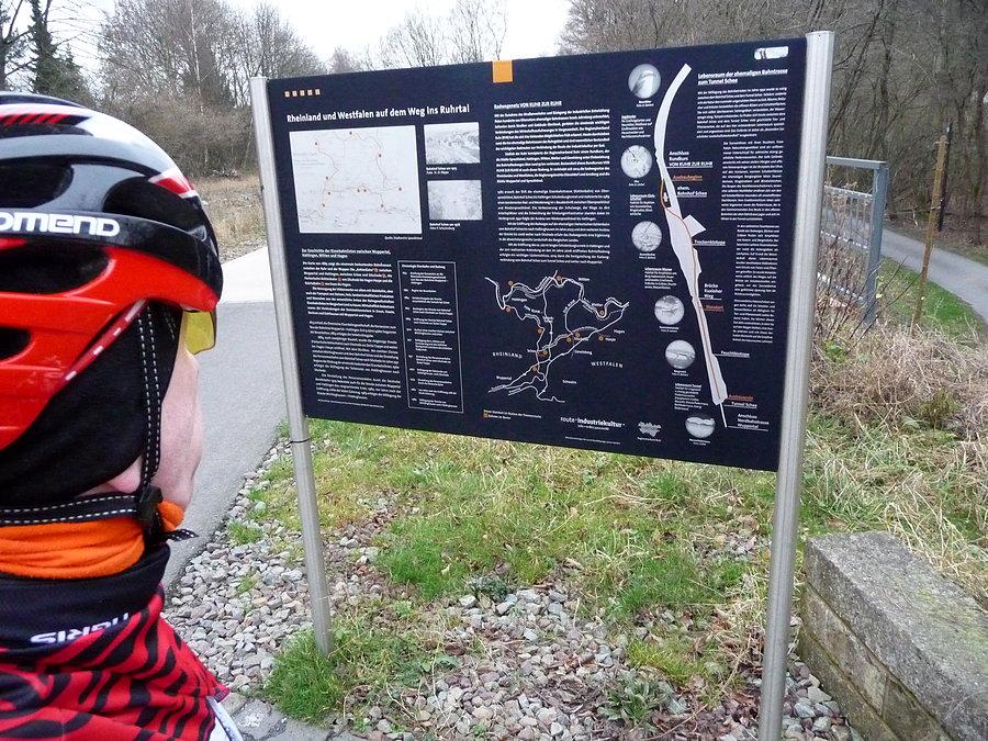Radwegs dookoła Wuppertalu - Schee Bahnhoff