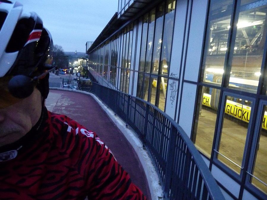 Radwegs dookoła Wuppertalu - Oberbarmen Schwebebahn Endstation