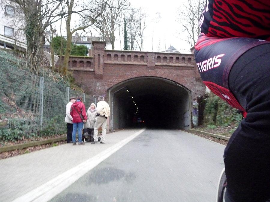 Radwegs dookoła Wuppertalu - Rot Tunnel