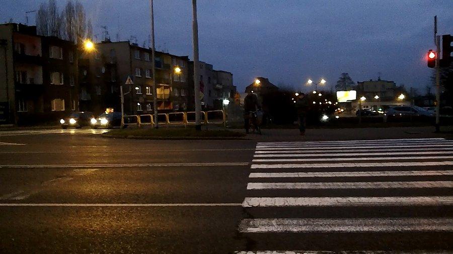 Na przejściu dla pieszych na ul Kościuszki
