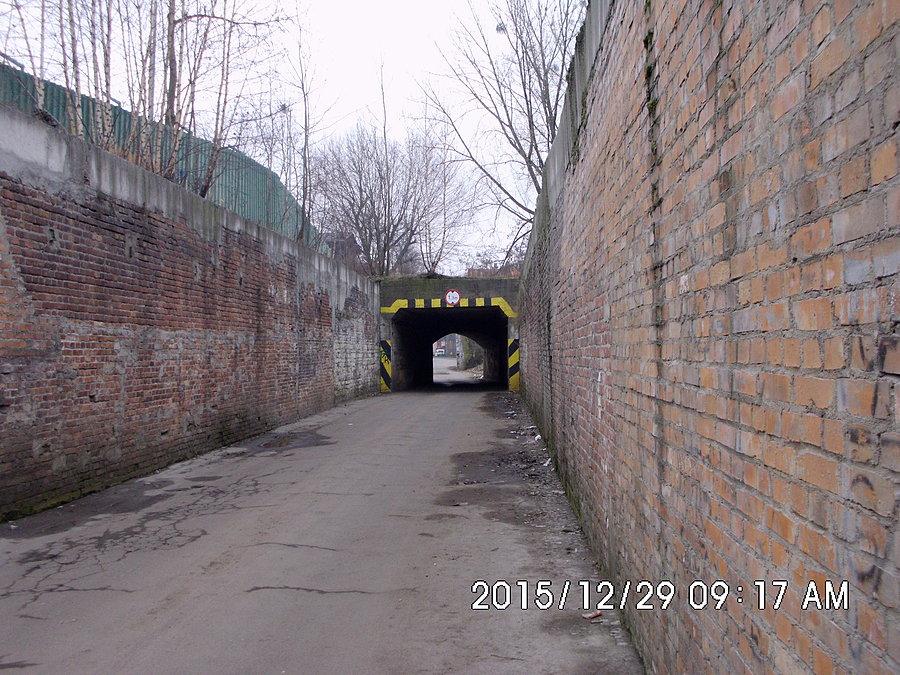 Wąsko i nisko - Chropaczów, ulica Sztygarska