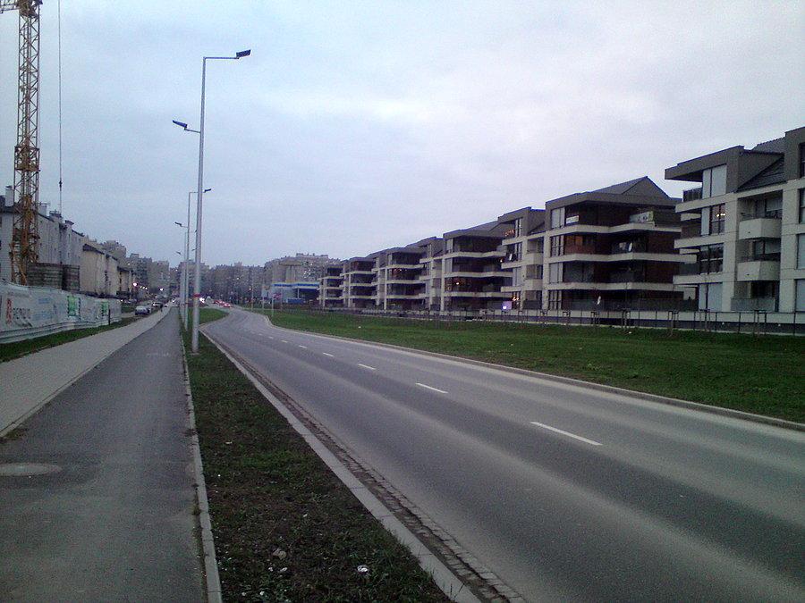 Aleja Solidarności (w oddali blokowiska ZWM-u)
