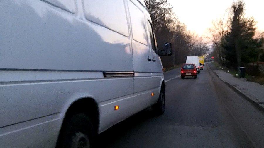 Strasznie dużo samochodów w tym miejscu dzisiaj