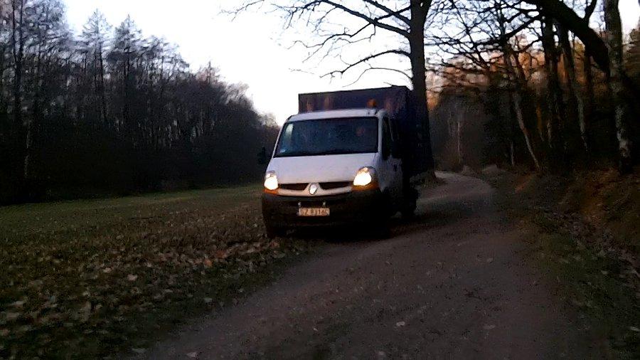 W lasku Makoszowskim też coś się dzieje... jakieś sprzątanie świata?