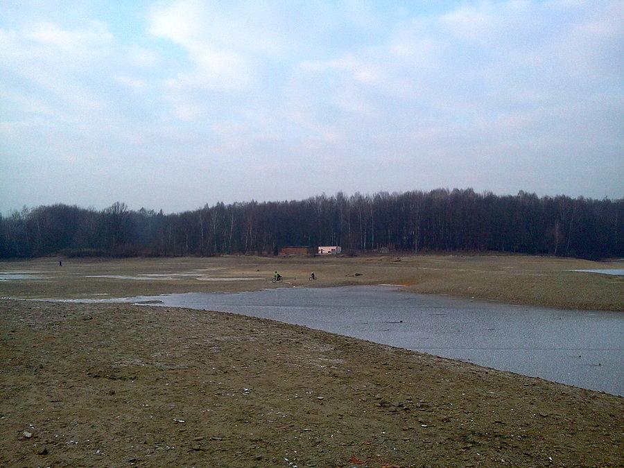 A rowerzyści jeżdżą