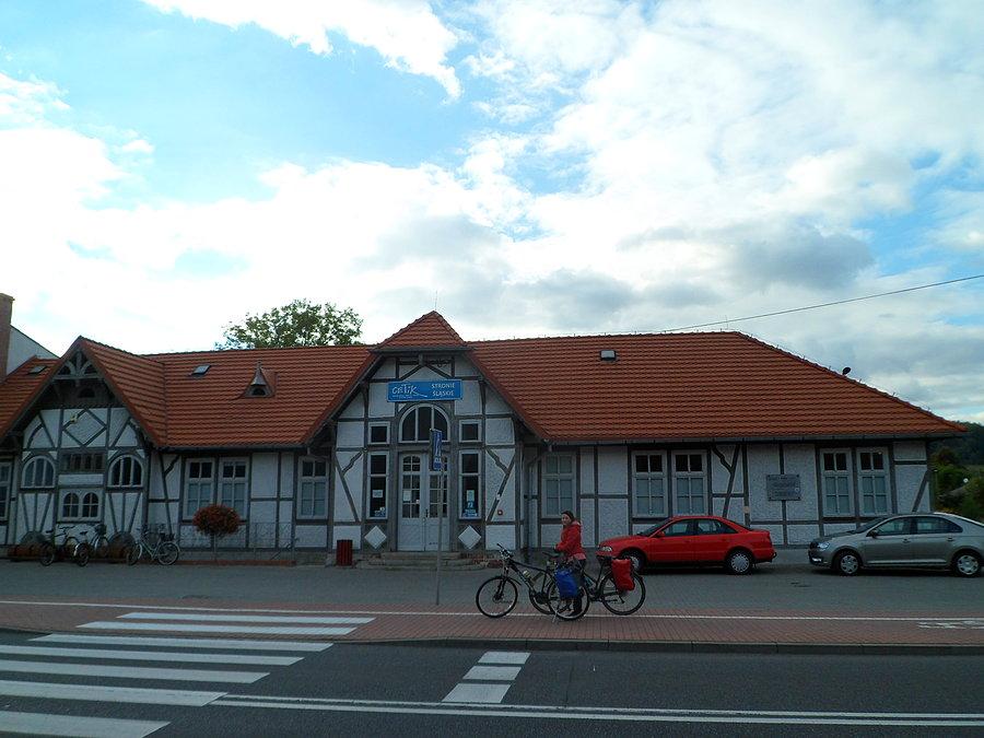 Stacja kolejowa Stronie Śląskie