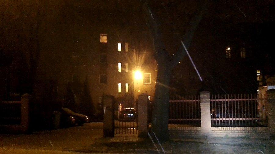 Coś tam z nieba leci